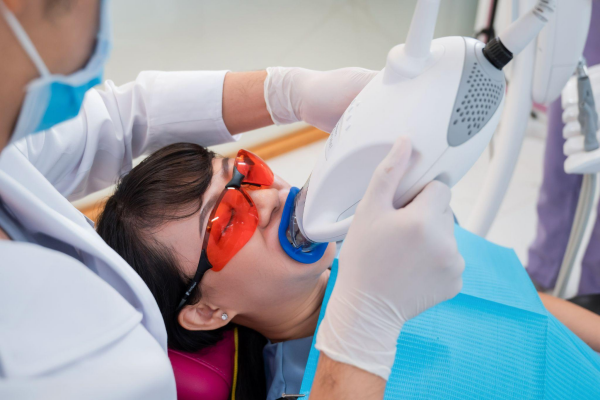 Whitening teeth without discomfort or sensitivity