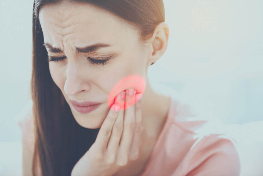 A person with a deviated jaw may have difficulty eating and can also suffer from uncomfortable joint pain, affecting their quality of life.