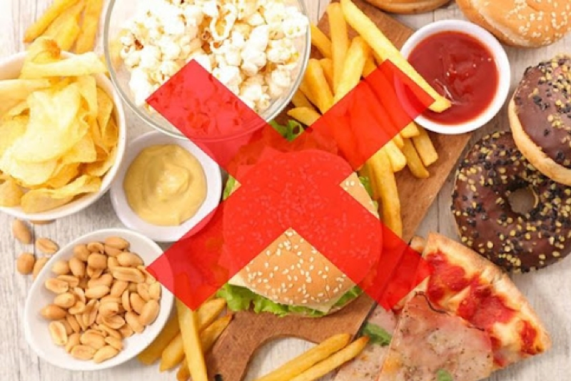 After wisdom tooth extraction, you need to limit foods that are brittle, fragile, sour, spicy, hot, chewy, or hard.