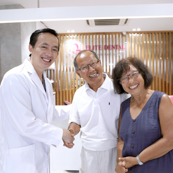 Bác sĩ Lâm cùng với bệnh nhân