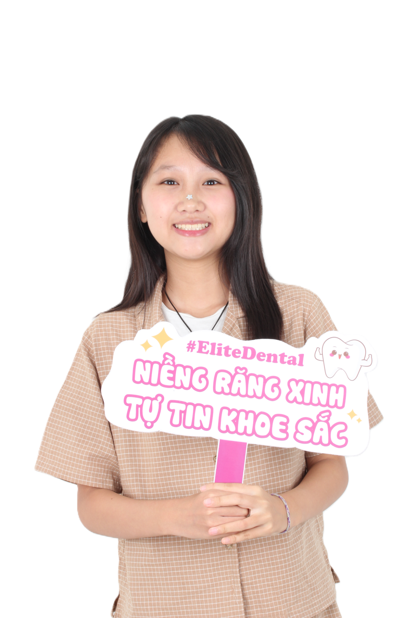 Gia An xinh xắn và cười tự tin sau hành trình niềng răng móm tại Elite Dental.