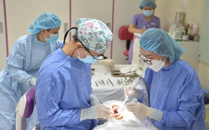 Ưu tiên phương pháp điều trị bảo tồn răng thật, hạn chế xâm lấn