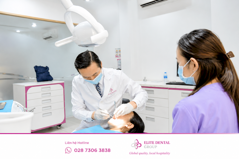 Tay nghề của bác sĩ cũng quyết định đến giá trồng răng Implant